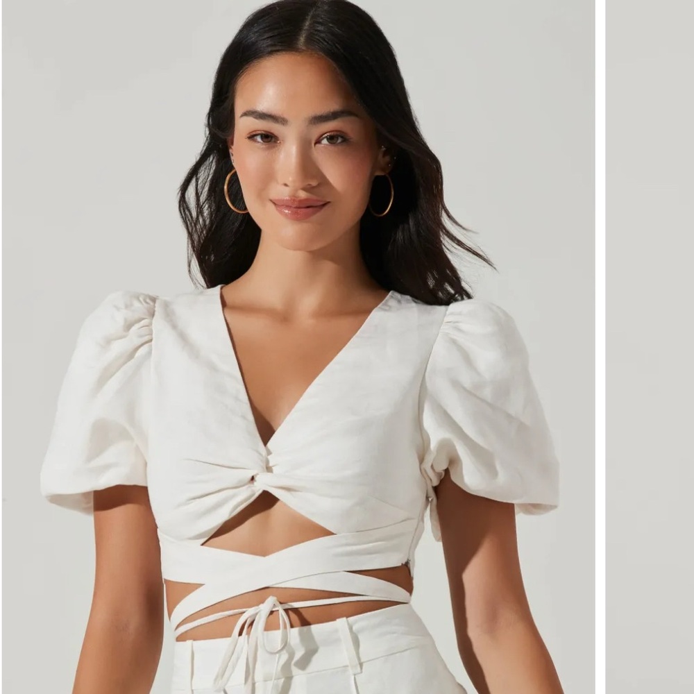 ASTR the label NURIA PUFF SLEEVE TOP size cs, new in off white